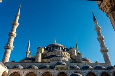 İstanbul, Türkiye 'deki Mavi Cami veya Sultanahmet Camii' ne yakın çekim.