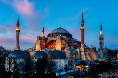 İstanbul, Türkiye 'deki Aydınlık Ayasofya Camii.