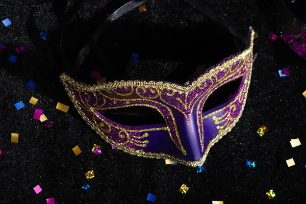 Carnaval Masker Met Confetties Zwarte Achtergrond Stockafbeelding