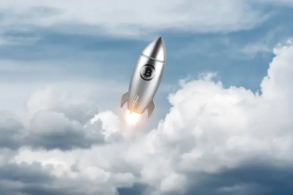 Lanzamiento Cohetes Plata Con Signo Bitcoin Fondo Del Cielo Concepto Fotos de stock