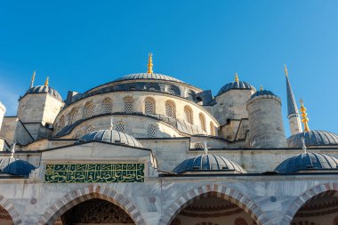 İstanbul, Türkiye 'deki Mavi Cami veya Sultanahmet Camii' ne yakın çekim.