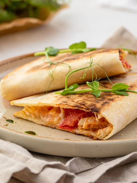 Portion Gourmet Appetizer Quesadilla Chicken — Stock Photo, Image