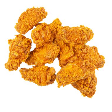 Beyaz arka planda izole edilmiş kızarmış tavuk kanadı