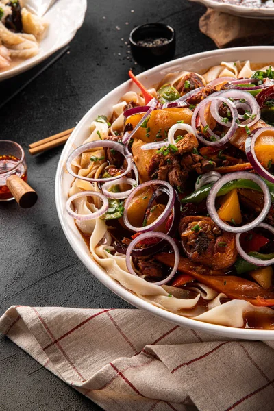 Portion Chinesisches Dapanji Gericht Mit Geschmortem Huhn — Stockfoto