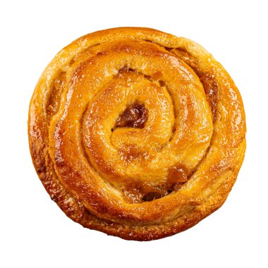 İzole edilmiş taze fırınlanmış tatlı kıvrımlı çörek.