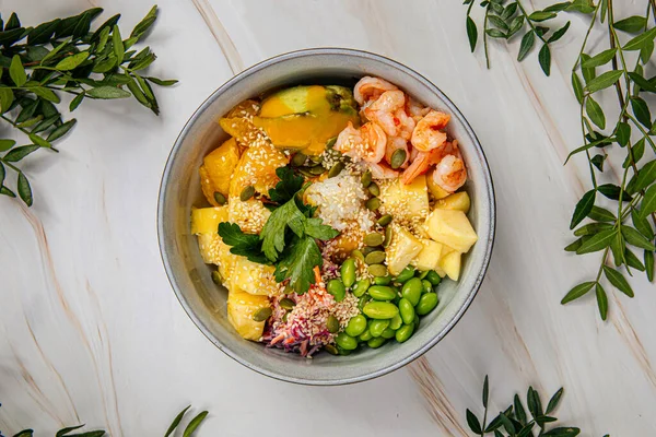 Portion Bol Poke Bowl Aux Crevettes Gastronomiques Avec Légumes — Photo