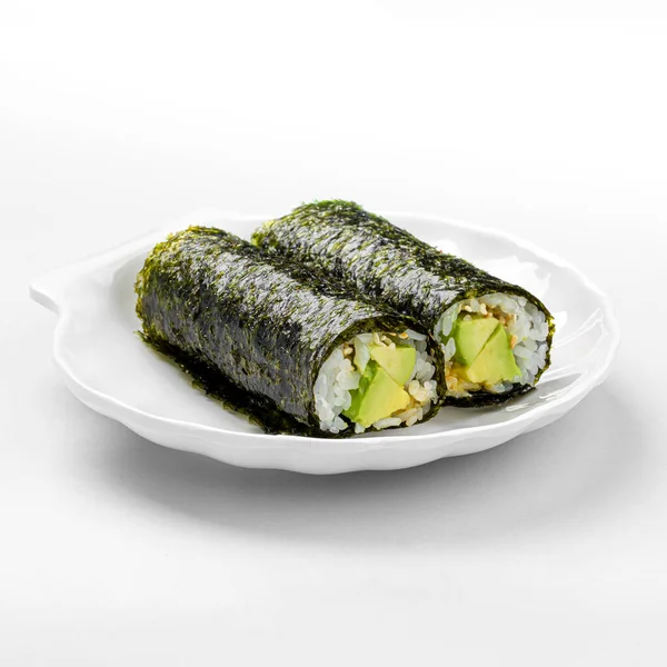 Portie Ongesneden Komkommer Kappa Maki Sushi Broodjes Witte Achtergrond — Stockfoto