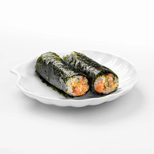 Crevettes Non Coupées Isolées Maki Sushi Rouleaux Sur Fond Blanc — Photo