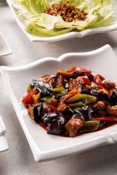 Nahaufnahme Auf Verschiedenen Asiatischen Chinesischen Salatportionen — Stockfoto