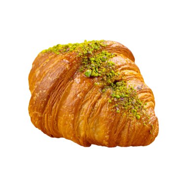 Beyaz arka planda fıstıklı izole kruvasan.