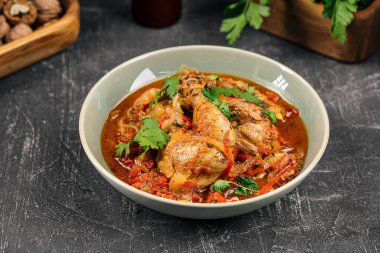 Sebzeli tavuk yahnisi.