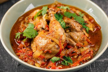 Sebzeli tavuk yahnisi.