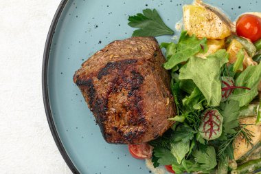 Sebzeli ızgara sığır eti.
