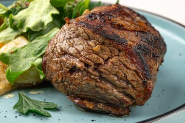 Sebzeli ızgara sığır eti.