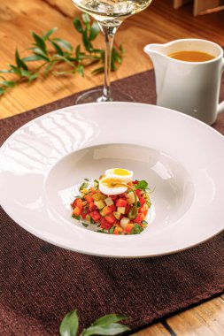 Çorbasız sebze çorbası için bir porsiyon gurme.