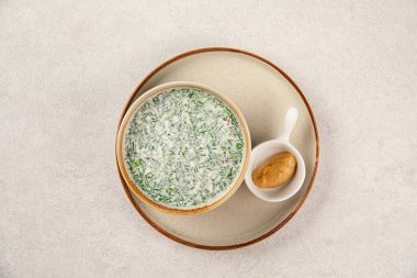 Rus yaz çorbası. Okroshka.