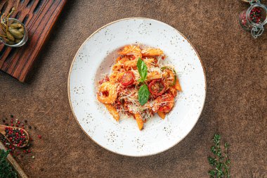 Meksika soslu karidesli makarna.