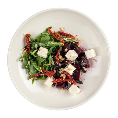 Pancarlı ve peynirli gurme salatası.