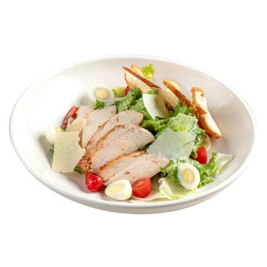 Izgara tavuk, bıldırcın yumurtası ve parmesanlı sezar salatası.