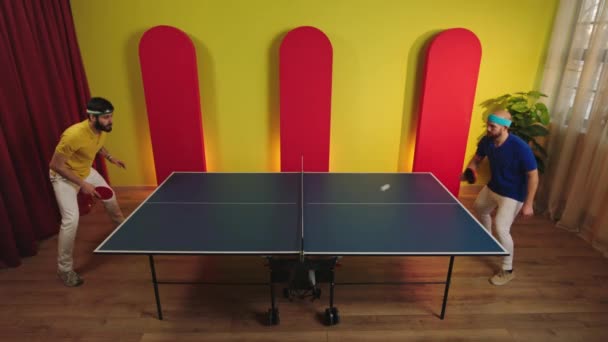 Konzept Des Sports Und Des Gesunden Lebensstils Zwei Tischtennisspieler Spielen — Stockvideo