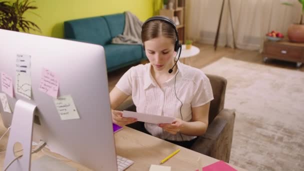 Working Home Beautiful Female Operator Call Centre She Get Ready — Stock videók