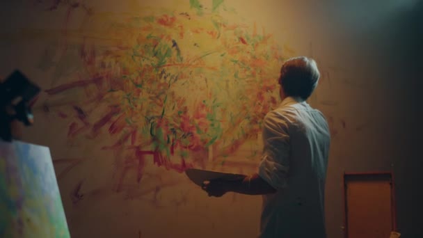 Jonge Getalenteerde Kunstenaar Kunststudio Gebruikt Vingers Het Hedendaagse Concept Van — Stockvideo