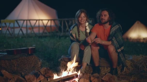 Closeup Camera Amazing Looking Couple Have Romantic Time Campsite Sitting — Stock Video