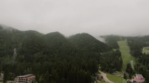 Capturar Naturaleza Desde Arriba Con Dron Través Los Cambios Montaña — Vídeo de stock