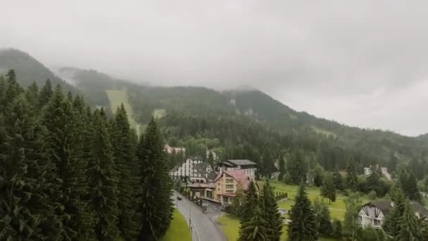 Filmado Con Dron Través Los Switchbacks Montaña Desde Arriba Con — Vídeo de stock