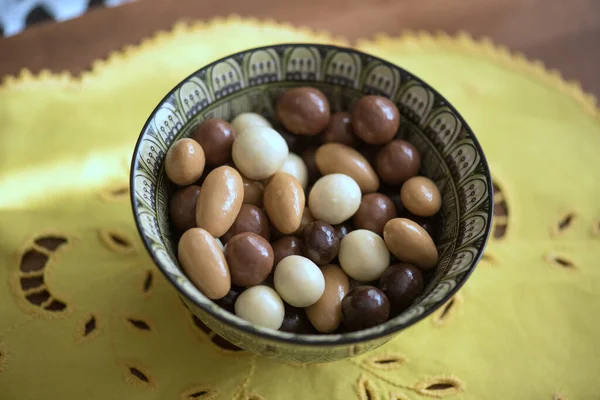 Délicieux Bonbons Chocolat Dans Bol — Photo