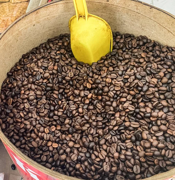 Frisch Geröstete Kaffeebohnen — Stockfoto