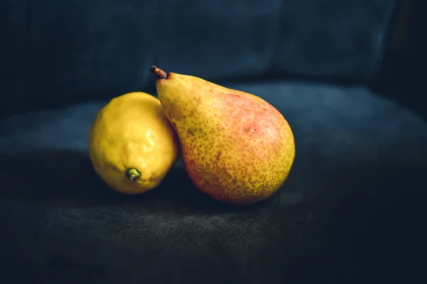 Two Ripe Fresh Pears Dark Background — Stock Photo, Image