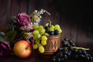 Taze meyvelerle dolu bir hayat