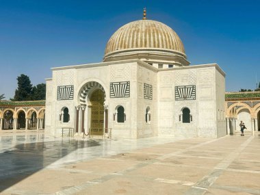 Manastır, Tunisai 'deki Habib Bourguiba anıtı.