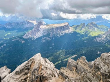 Dolomite dağlarının güzel manzarası