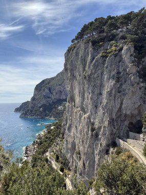 Akdeniz kıyısı manzarası