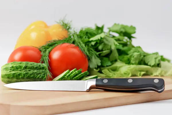 Chopping Board Tomato Cucumber Parsley Knife — Stock Photo, Image