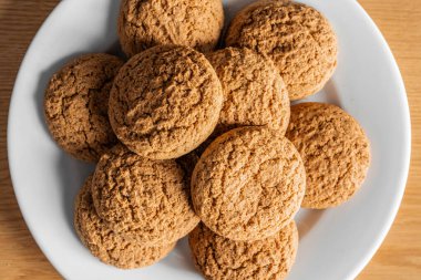 Yulaflı kurabiye. Çay için taze tatlı hamur işleri. Ev yapımı yulaf ezmesi tatlısı.