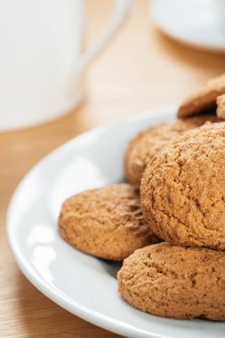 Yulaflı kurabiye. Çay için taze tatlı hamur işleri. Ev yapımı yulaf ezmesi tatlısı.