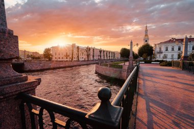 Saint Petersburg, Rusya 'da köprü ve nehir seti