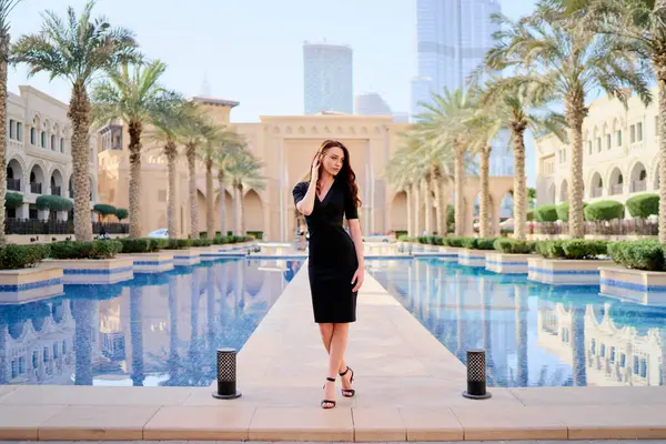 Beautiful Young Woman Charming Smile Long Hair Walking Dubai Downtown — Stock Photo, Image