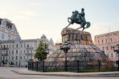 Bohdan Khmelnytsky'e anıt Kiev Hetman, Zaporizhian ana bilgisayar Bohdan 1888 yılında inşa Lehistan'a adanmış. Ukrayna.