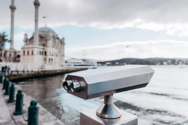 Munten Operated Binocular Viewer Naast Promenade Aan Het Water Istanbul — Stockfoto