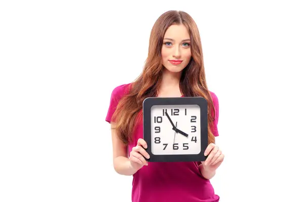 Conceito Tempo Jovem Bela Mulher Caucasiana Segurando Grande Relógio Isolado — Fotografia de Stock