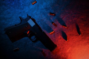 Boş mermi kovanları olan bir askının olay yeri..