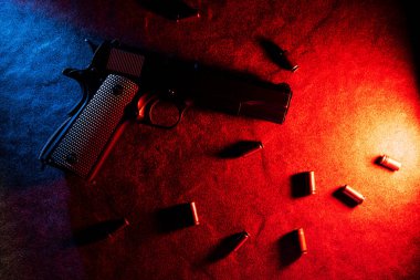 Boş mermi kovanları olan bir askının olay yeri..