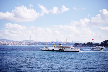 Türkiye 'ye seyahat. İstanbul feribotu. Boğaz 'da.