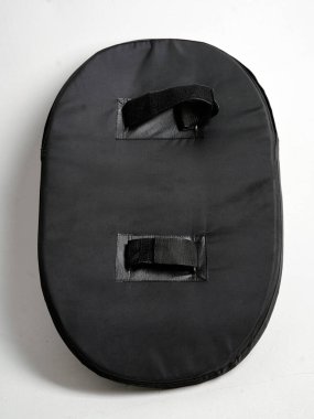 Beyaz arkaplanda yeniden yapılanma şövalyesi kalkanı.