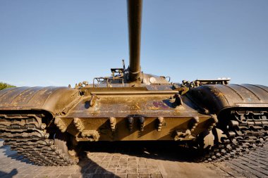 Kyev Askeri Müzesi 'ndeki eski askeri tank.