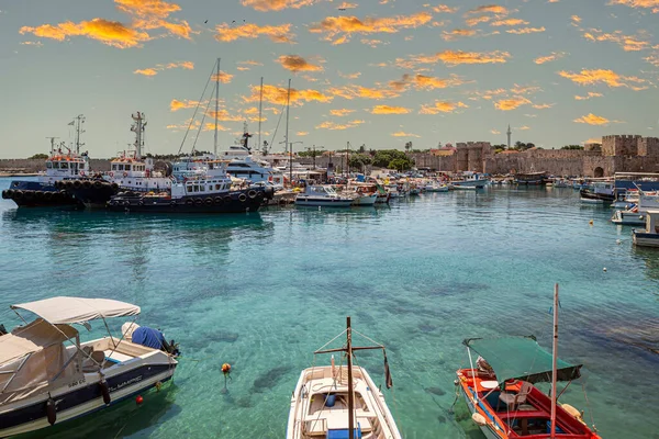 Rodi Grecia Giugno 2022 Yacht Barche Storiche Mura Medievali Del — Foto Stock